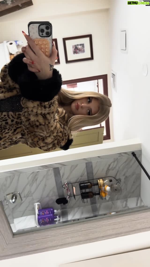 Loren Gray - 3 Likes - pew pew