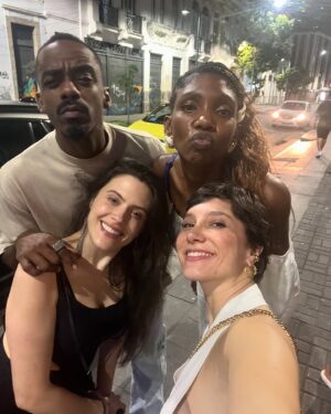 Lorena Comparato Instagram - IMPUROS T6 💥 entregamos TUDO família! OBRIGADA a todas as pessoas envolvidas, vocês sabem quem vocês são! Que todos os seres iluminados abençoes vocês e suas famílias - vocês que assistem a gente estão nessa com a gente, hein família Impuros?! Quem faz parte da Família Impuros da um 💥 !!! Para pa pa pa pa pa pa pa pa PA !!! VEM AI… IMPUROS T6 só no @disneyplusbr