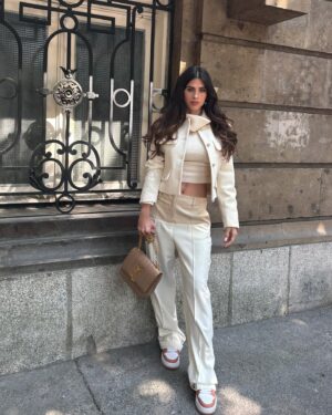 Luciana Sismondi Instagram - Estás en donde debes de estar. Confía en el proceso y sigue porque cada paso que das te acerca más a eso que tanto quieres. Y hablando de pasos... qué tal estos sneakers de @kswissmexico que van perfecto con mi look de @. ¿Les gustan? Los leo!

@brokenheartmx 
Gracias siempre @stylistbyestebanperalta