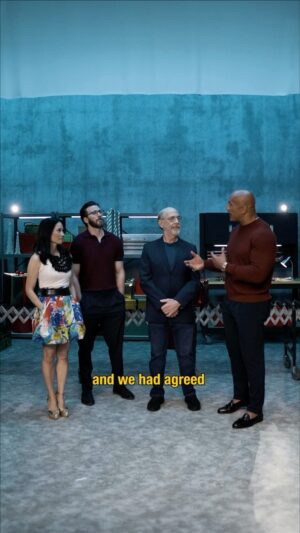 Lucy Liu Instagram - Krampusschlap is a game you don’t want play with me and my meat hands - unless your @LucyLiu - who slaps me into 2025!
I had it coming 😂👋🏾 

#RedOneMovie streaming now on @PrimeVideo 🌍 📺