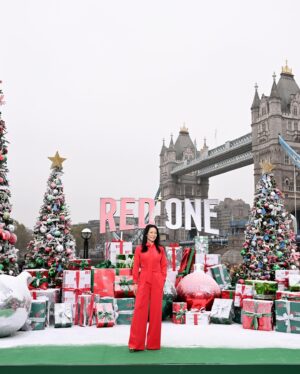 Lucy Liu Instagram - Unwrapped all these gorgeous RED ONE looks thanks to @sarahslutsky and her fabulous team! Thanks for all the holiday magic ❤️🥰👯‍♀️👯‍♀️🎉🥳🎊🎁🍾🎄

Look 1:
👗: @patou
💎: @mejuri
👛: @markcross
🧦: @falke
💇🏻‍♀️: @enzoangileri

Look 2:
👗: @ragandbone
👚: @lilysilk
💎: @vraiofficial
💇🏻‍♀️: @enzoangileri

Look 3:
👗: @dolcegabanna
💎: @fernandojorge
🧦: @falke
💇🏻‍♀️: @enzoangileri

Look 4:
👗: @versace
👠: @stuartweitzman
🧦: @falke
💎: @azzafahmy
👛: @pinkoofficial
💇🏻‍♀️: @marcosantinihair
💄: @jeanniebird.chong
🪡: @bkgritz 

Look 5:
👗: @alessandrarich
💎: @azzafahmy
👛: @pinkoofficial
🧥: @mintvelvet
💇🏻‍♀️: @marcosantinihair
💄: @jeanniebird.chong

Look 6:
👗: @dolcegabanna
💎: @vbylauravann
💇🏻‍♀️: @enzoangileri
🪡: @bkgritz 

Look 7:
👗: @gretaconstantine
💎: @jennybird_
💇🏻‍♀️: @enzoangileri

Look 8:
👗: @31philliplim @therealphilliplim
💎: @shahlakarimi_jewelry
👛: @pinkoofficial
💇🏻‍♀️: @marcosantinihair
💄: @jeanniebird.chong

Look 9:
👗: @huishanzhang
👛: @pinkoofficial
💇🏻‍♀️: @marcosantinihair
💄: @jeanniebird.chong
🪡: @bkgritz