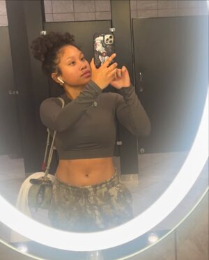 MK xyz Instagram - Photo dump 🍒🍒 

1. Yesterdays dad fit
2. Post- WNBA shoot
3. LIFESTYLE- non negotiable
4. 🫢🤫🤫
5.Golden kiwi (low fodmap)
6. Meal preppa steppa
7. Some of yall need these when i come round’
8. Deep subconscious itch was scratched. Core mem.
9. I was mad sick and this was sweet.
10. J’s HAIR goes crazyyyyy 🤫🚀