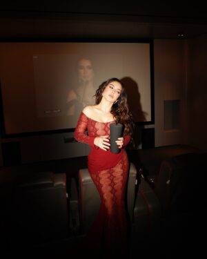Maguy Bou Ghosn Instagram - It’s the awards season! 🌻🌟

أفضل ممثلة لبنانية ٢٠٢٤ عن مسلسل #ع_أمل من الموريكس دور ♥️

Custom made dress by @ramikadi 
Jewelry @himojewelry 
Hair @michel_layoun 
Make up @danikamelmakeup 
Photography @mk.visionn