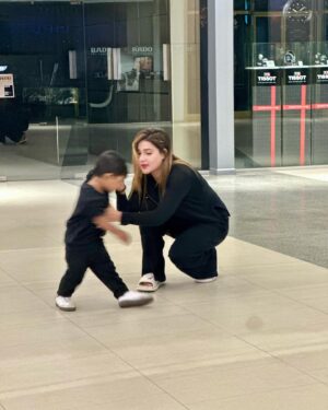Mahiya Mahi Instagram - These pictures may be blurry, but they’re beautifully raw memories we’ll treasure even more as time goes by 🥰🥰🥰🥰