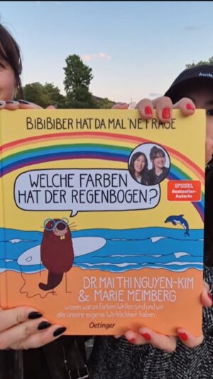Mai Thi Nguyen-Kim Instagram - 🌈🎉❤️!!!!!!
Jetzt ist es offiziell Leute, ab 3 ist es ne Reihe, oder nicht??!! 
Heute ist Release vom 3. BiBiBiber-Band aaaaaahhhhh! It's a thing Leute. BiBiBiber ist jetzt eine richtige Kinder*-Bilder-Sachbuch-REIHE.
BiBiBiber hat da mal 'ne Frage: Welche Farben hat der Regenbogen? - jetzt überall wo es Bücher gibt - und überall wo es Hörbücher gibt (Marie und ich haben wieder eingelesen & Marie hat wieder gesungen) - und die Musik von allen drei Hörbüchern gibt es auch überall wo es Musik gibt (Shout-out an die BiBiBiber Band @yunusmalibu, @joscha_baltes, @odyle_music - und an unsere fantastische 🦫Stimme @thederyaakyol ❤️)

@mariemeimberg - Wie schön, dass wir das zusammen machen!Lass uns einfach so weitermachen! 🌈

Und danke an @jens.mailab und @lars.dittrich.71 für den schlauen und kritischen Support & an die tollen Oetis @verlagsgruppe_oetinger

*Auch für Erwachsene wieder voller Mindblows, versprochen 🤓
