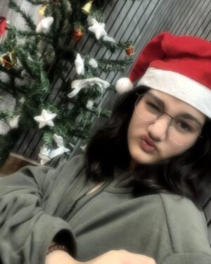 Maisha Dixit Instagram - Merrrrrryyyyy Christmasssss💗💋🎄🎄🎄🎄