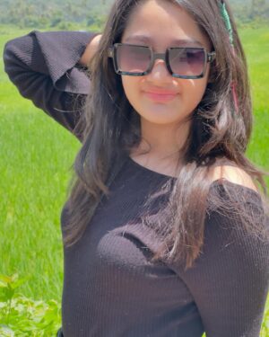 Maisha Dixit Instagram - “Sun kisses”✨