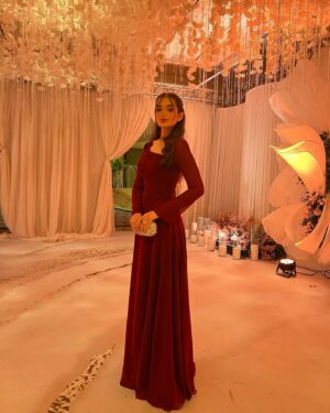 Malak Ahmed Zaher Instagram - SherifXNour🤵🏻👰🏼‍♀️✨

Stylist @sandragamil1 
Dress @manarmagdycouture 
MUA @duhamukhtar 
Hair @ebram_girgs 
Jewelry @iramjewelry_