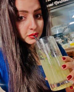 Actress Malavika Menon HD Photos and Wallpapers January 2025