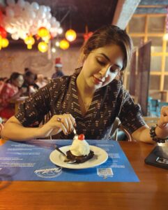 Actress Malavika Wales HD Photos and Wallpapers January 2025