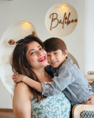 Malini Kapoor Instagram - #familytime ❤️💓🪁
.
.
.
Family lunches are the best !
We chill
We talk 
We eat 
We drink and we 
Be Merry 🤩☺️💃
.
.
This time we chose @baliboo.official and explored new dishes to tickle our taste buds ❤️.
.
And we had a wonderful time ❤️
.
.
.
#familytime #famliy #time #lunch #chilling #instagood #foodies #gratitude #always