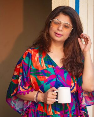 Malini Kapoor Instagram - Sometimes the simplest things bring the  most #joy ..
For me it’s my evening tea ☕️ today 💓
.
.
What’s you joy today?
.
.
📸 @smk_headshots 
.
.
#goodnight #sweetdreams 💤