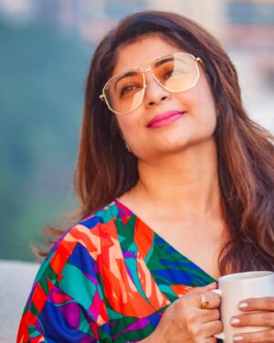 Malini Kapoor Instagram - Sometimes the simplest things bring the  most #joy ..
For me it’s my evening tea ☕️ today 💓
.
.
What’s you joy today?
.
.
📸 @smk_headshots 
.
.
#goodnight #sweetdreams 💤
