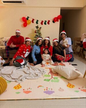 Malvika Sitlani Instagram - “Silent night?” Not with my family it isn’t 😂🥲🎄