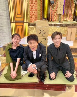 Manami Higa Instagram - 本当にすみませんでした😂😂😂

すべて、わたしのなんだろね、、あれね、、
反省案件です。笑
岩ちゃんありがと🥺

とりあえず、浜田さんとスリーショット撮れたのは家宝なのでした🎁✨
ありがとうございました‼︎

@drama_forest 
#フォレスト
#芸能人格付けチェック2025
