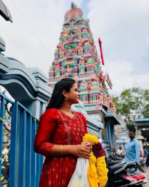 Manimegalai Instagram - நல்லவர்கள் அனைவருக்கும் இன்றைக்கும் என்றைக்கும் நல்ல நாளாகவே அமையட்டும் 🤗 HAPPY NEW YEAR 2025 🔥
Just Believe in God & Go ahead. Only good things will follow 💛

12 New Seasons 
365 New Episodes 
Lets make it Interesting 👍🎉
#happynewyear #2025 #newyear2025