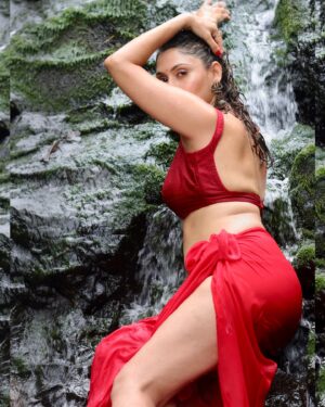 Manjari Fadnnis Instagram - Waterfall series-  9, 10, 11

A Never-ending love affair with nature ❤️❤️❤️

📸 @i__mfahim 

#photooftheday #waterfall #beautiful #photography #actress #manjarifadnis #red #redsaree #saree