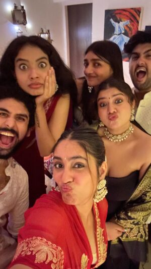 Mansi Taxak Instagram - @karanjohar dekh lo!
Inspired by one and only @orry 
Everyone Tag him on this one😂

#instadaily #instagram #instagood #explore #explorepage #trendingreels #trending #diwali2024
