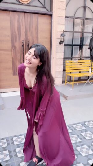 Manvi Chugh Instagram - I was laughing then I noticed the camera 🙈 kisak kisak 📸