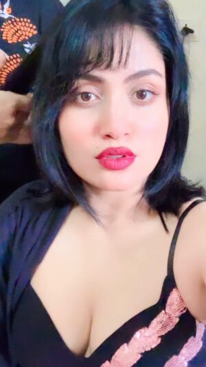 Manvi Chugh Instagram - 😎🙈❤️