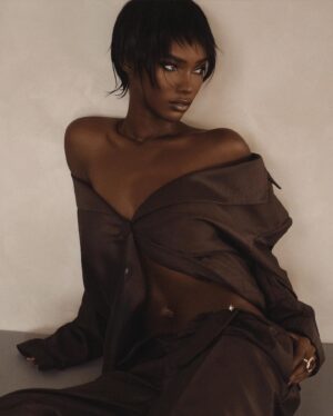 Mariama Diallo Instagram - Been here for 10 but I feel like a rookie 

Such a special shoot with the best team 🫶🏽
photography @perazna 
hair @hairbyadrianc 
make up @tamiekamua 
styling @stylebysofiapopkova | @allakatkovski
@theindustryla 🤍