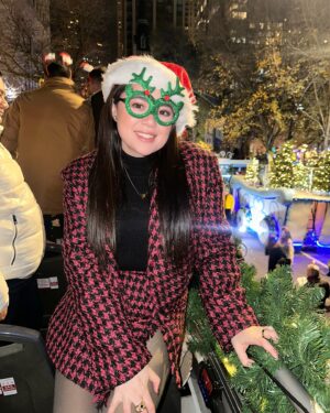 Mariana Botas Instagram - 🎄Christmas vibes🎄🎅🏻🎁🥰
.
.
. @choosechicagomx @choosechicago