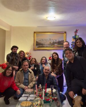 Mariana Botas Instagram - ✨Bienvenido 2025 ✨🥂💖… Gracias por tanto 2024 🙏🏻🙌🏻❤️
.
.
. #happynewyear #2025 #newyear #blessed #family