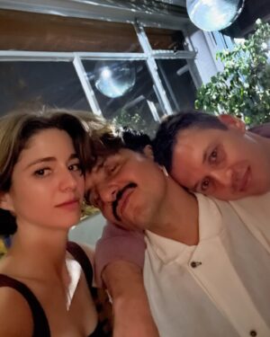 Mariana Di Girolamo Instagram - Fin de año vibes, caos, cariño y momentos que vale la pena plasmar ❤️🏠
