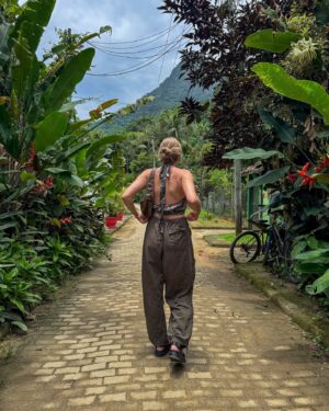 Marije Zuurveld Instagram - She’s an ✨Island Gyal✨