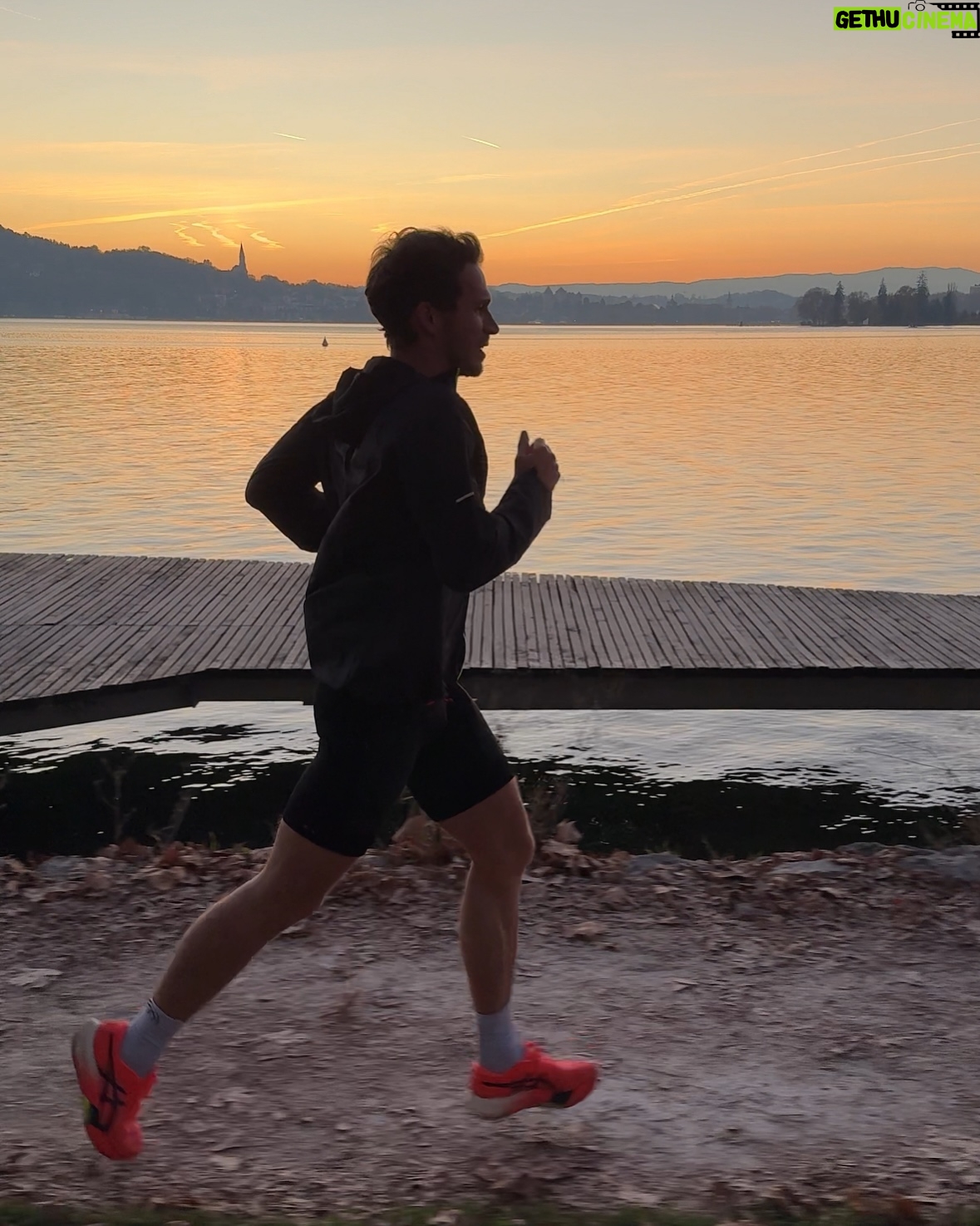 Marine Lorphelin - 46.5K Likes - Joyeux anniversaire ma moitié @stan_gruau ❤️
Tu es un homme drôle, inspirant, déterminé et passionné. Partager ta vie n’est pas de tout repos 🏃🏽🏃🏽♀️🥰 mais j’adore ça, c’est du bonheur en grosse dose !
Que cette année t’apporte beaucoup de joie et que tu continues de t’épanouir dans des projets.
On est une équipe 🐏❤️