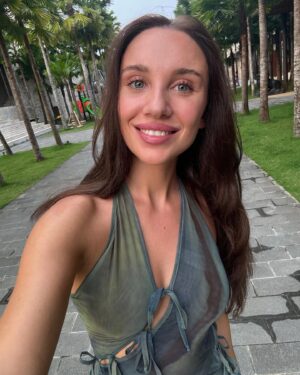 Mariya Boyko Instagram - Без фотошопа я выгляжу примерно так🙈 @parqspace
