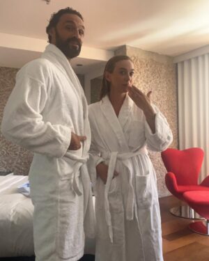 Marta Hazas Instagram - Hoy estrenamos CULPA TUYA 🎥 Los Leister nos vestimos de gala para la ocasión. A disfrutarla en @primevideoes y resto de @primevideo mundial. 
Mi querido @ivansanchezz un gran marido para la ficción y mejor amigo para la vida real. Os dejo algunas fotitos del rodaje inéditas 
Qué lujo ser Rafaela en esta trilogia. Gracias!!!
.
#culpatuya @pokeepsie_films @domingodireccion @carolinabang @alexdelaiglesia @itsnicolewallace @goyatoledo @evaruiz