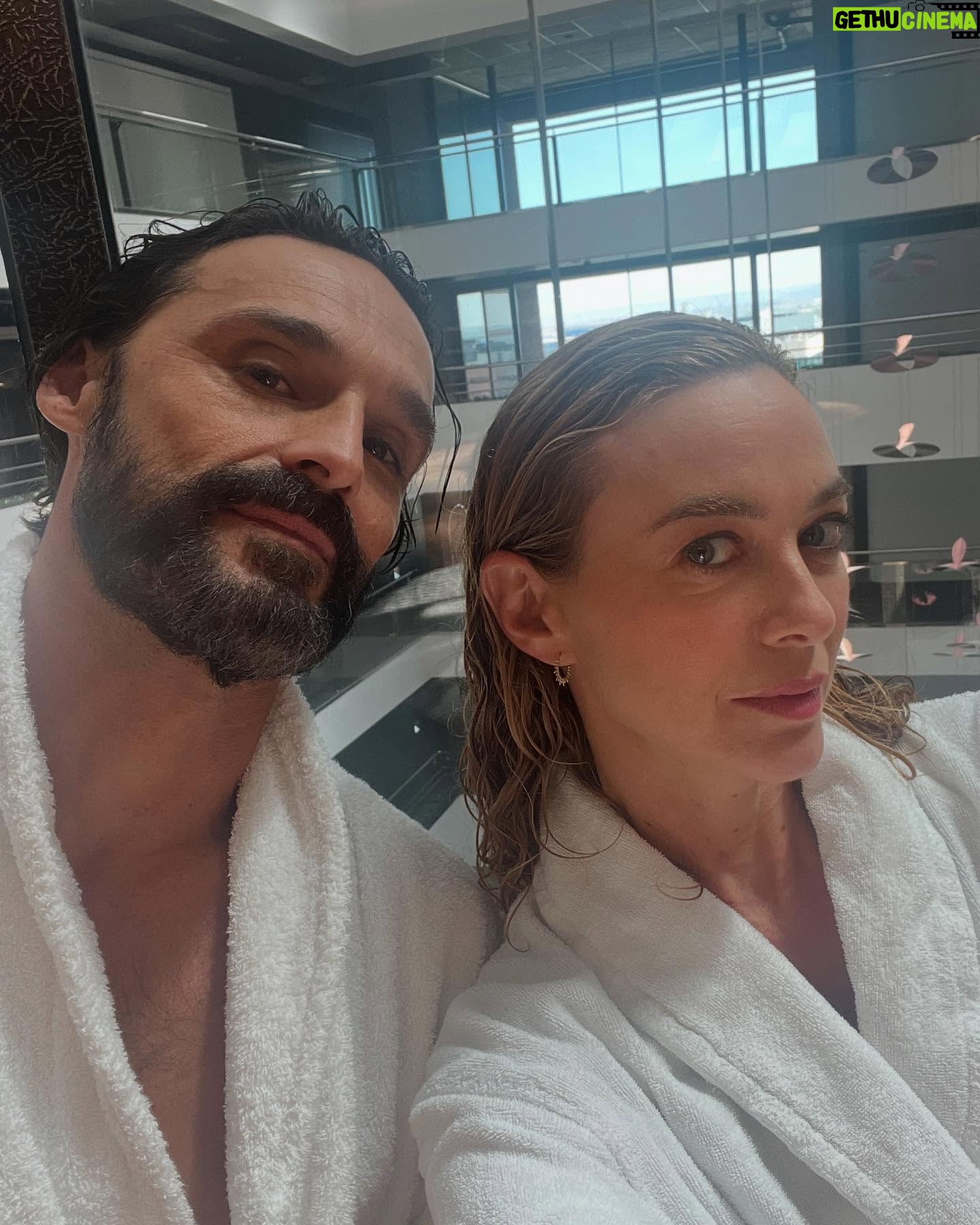 Marta Hazas - 430K Likes - Hoy estrenamos CULPA TUYA 🎥 Los Leister nos vestimos de gala para la ocasión. A disfrutarla en @primevideoes y resto de @primevideo mundial.
Mi querido @ivansanchezz un gran marido para la ficción y mejor amigo para la vida real. Os dejo algunas fotitos del rodaje inéditas
Qué lujo ser Rafaela en esta trilogia. Gracias!!!
.
#culpatuya @pokeepsie_films @domingodireccion @carolinabang @alexdelaiglesia @itsnicolewallace @goyatoledo @evaruiz