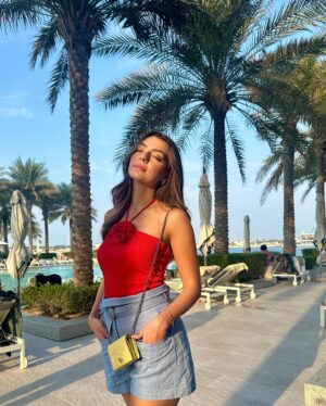 Marwa Karam Instagram - Weekend getaway @vidahotels uaq, wearing @revolvemena ♥️