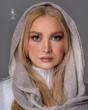 Maryam Kavyani Instagram - چهره پردازی مریم کاویانی زیبا🩵✨

Beautiful actress:
@maryam_kavyani 

Makeup artist:
@maryamrahnama__ 

Hairstylist:
@minanorozi_hairstyle 

Beauty salon:
@maryamrahnamabeauty 

Photography studio:
@falifilm 
✨
#میکاپ #مریم_رهنما #مریم_کاویانی #کک_مک #میکاپ_زمستونی #بازیگران_ایرانی #iranianactress #makeup #wintermakeup #beauty