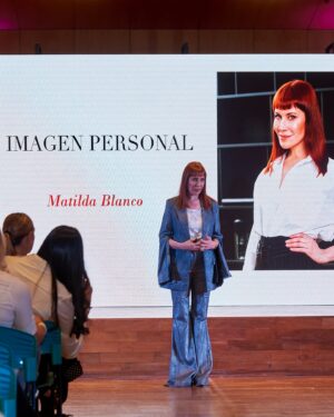 Matilda Blanco Instagram - Más de Subite a Mi Pasarela 3ra Edición! 👠
Este año cerró así con todo! 💫
Con una Master Class increíble! 
Gracias siempre a todos los que se Subieron! 

📍CMD
@bacreativa 
@remingtonlatam 
@matildablancoescuela modelos y asistebtes
@approfessionalmakeup 
@paratirevista 
@bagovit 
@multiled 
@orientargentina 
@abanicospublicitarios 
@noyandeliverydecafe 

Speakers
@andypellegrinook 
@pepeochoa88 
@solerubio 

Mi look @allo_martinez 
Hair color @cerininet 

Idea y realización @matildablanco 
Producción logística PR @soyloregentile 

#subiteamipasarela #matildablancoescuela