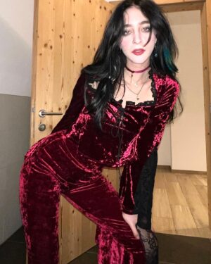 Matilda Morri Instagram - Alle warten auf das Licht