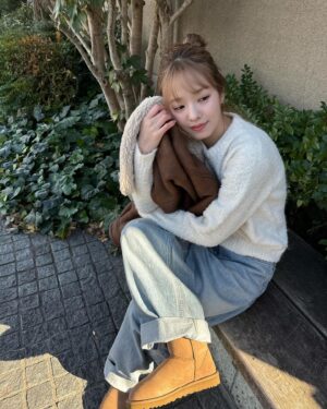 Mayuu Yokota Instagram - 明日はゴールデンラヴィット*｡𝝑𝝔˚⟡.⚪︎

みてね🐇🤍

#UGGブーツ 
#UggJapan 
#PR