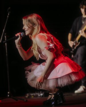 Mckenna Grace Instagram - Thank you @machinegunkelly and @1075theriver for having me:)💕🎶 and thank you @joeandohirsh for making me the most beautiful dress, I feel lucky to have worn it🩰🩷 ( pics by @muller.mov & @catherinepowell )