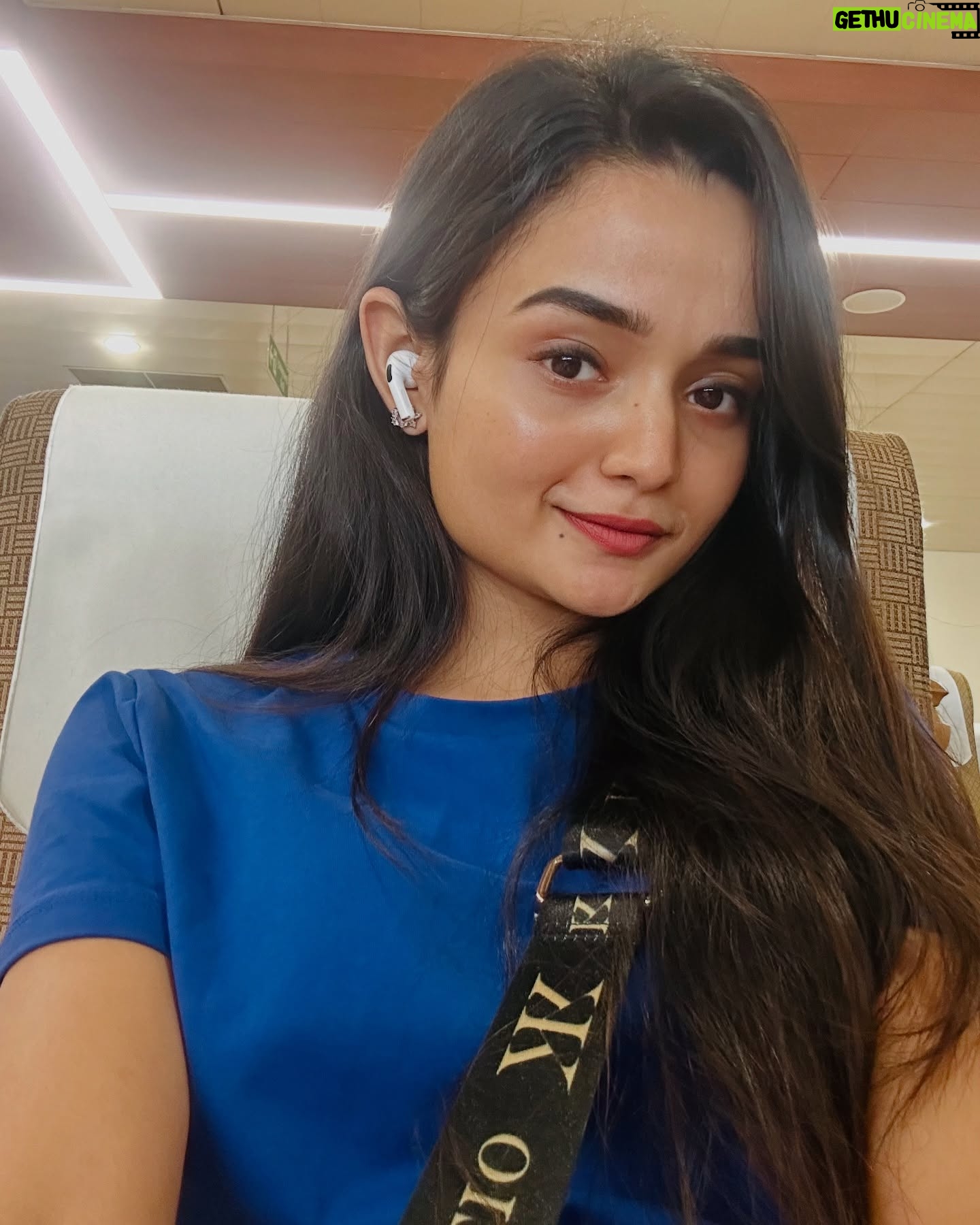 Meenakshi Anoop - 77.1K Likes - Yeah I got some nice photos!☁️👍🏻
