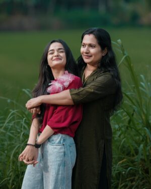 Meenakshi Anoop Instagram - Happy birthday to you ammee….. my other half i am you and you are me ! no matter how old I am I always need you and in this world you are my world love you shudhari I love you soo soo much 😘🤍