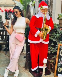Actress Meenakshi Dixit HD Photos and Wallpapers January 2025
