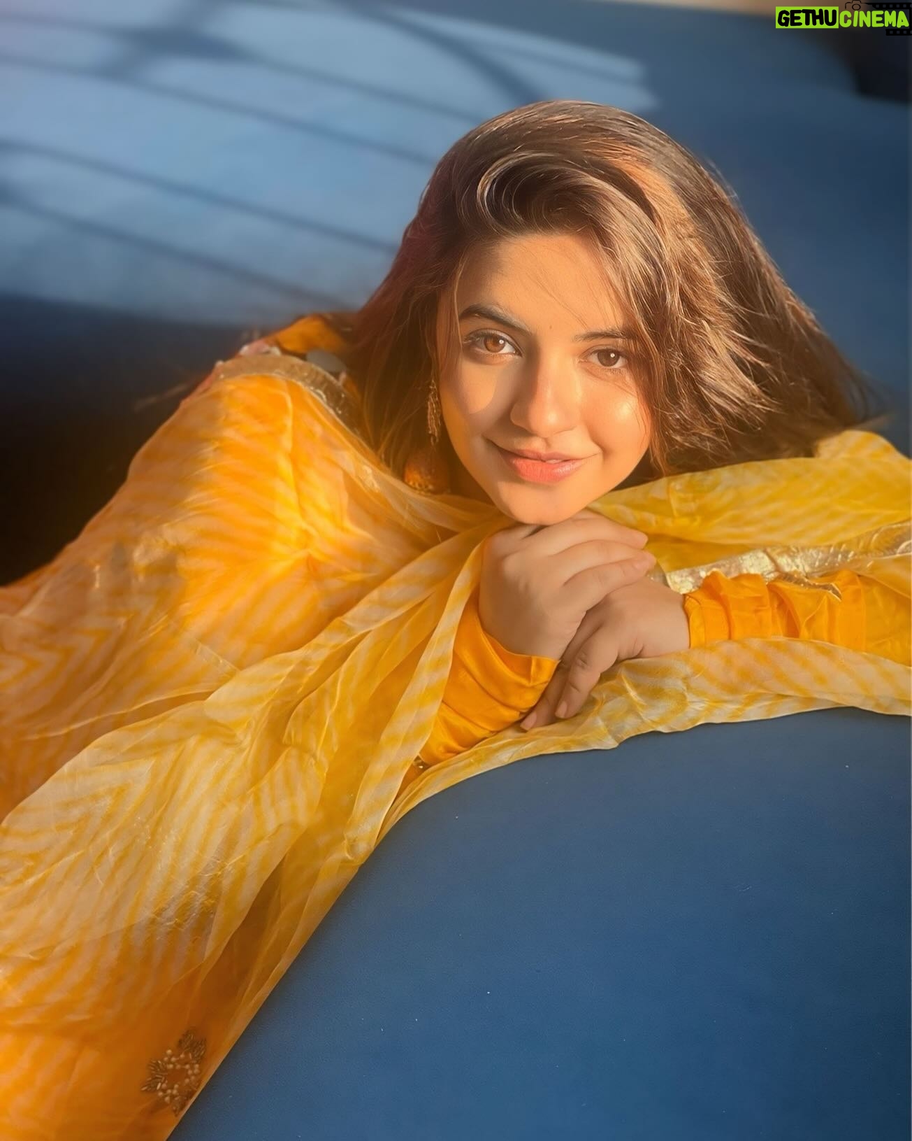 Meera Deosthale - 15.6K Likes - This stunning yellow suit from @aachho 💛
Pr by @dinky_nirh ♥️