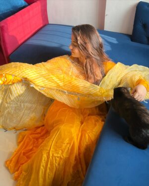 Meera Deosthale Instagram - This stunning yellow suit from @aachho 💛 

Pr by @dinky_nirh ♥️