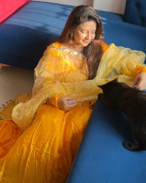 Meera Deosthale Instagram - This stunning yellow suit from @aachho 💛 

Pr by @dinky_nirh ♥️