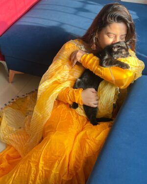 Meera Deosthale Instagram - This stunning yellow suit from @aachho 💛 

Pr by @dinky_nirh ♥️