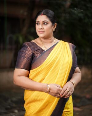 Meera Krishna, Meera Siva Instagram - ✨✨💛💛💛💛✨✨✨ 

📍Actress @meerakrishnaofficial 
📍Makeup @jayashree_blush_makeover 
📍Sareedraping  @suriyas_bridalmakeup 
📍Click @sathishkumarstanly 

#actress #vijaytelevision #vijaytv #vijayserial #makeuptutorial #makeupartist #makeuplover #hairstylist #saree #chennaimemes #chennaifashiondesigners