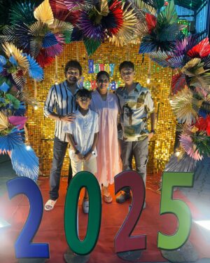 Meera Krishna, Meera Siva Instagram - Happy New year to all lovely people 🥳😍❤️

May this year brings u all succes and happiness 🤗
#newyear #2025 #insta #instagram #instamood #instalike #instadaily #instaphoto #