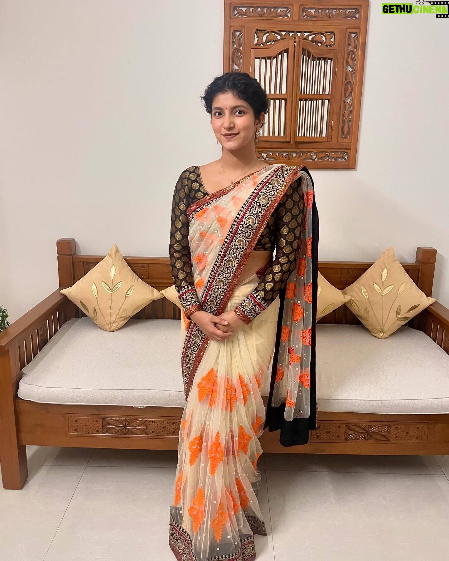 Meetha Raghunath - 248.5K Likes - My high school best friend got married and I decided to make it a full circle by wearing the saree I wore for our 12th grade farewell ten years ago 🌝