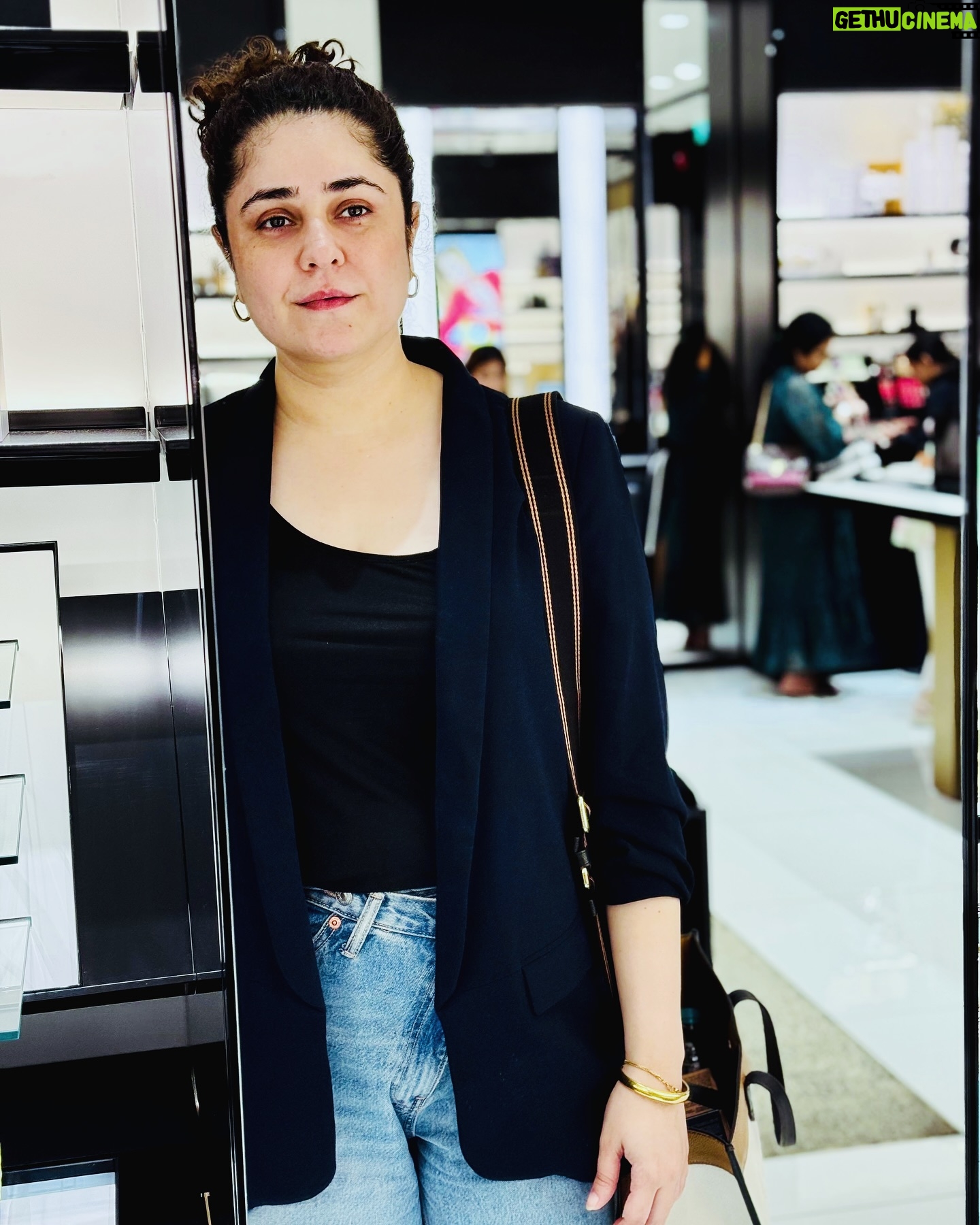 Meher Vij - 13.1K Likes - 💙